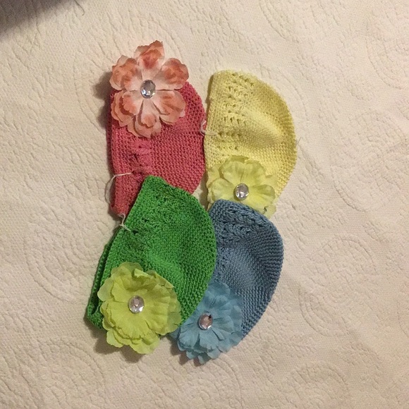 🚫SALE🚫Bundle of 4 Girls pastel spring beanie - Picture 5 of 5